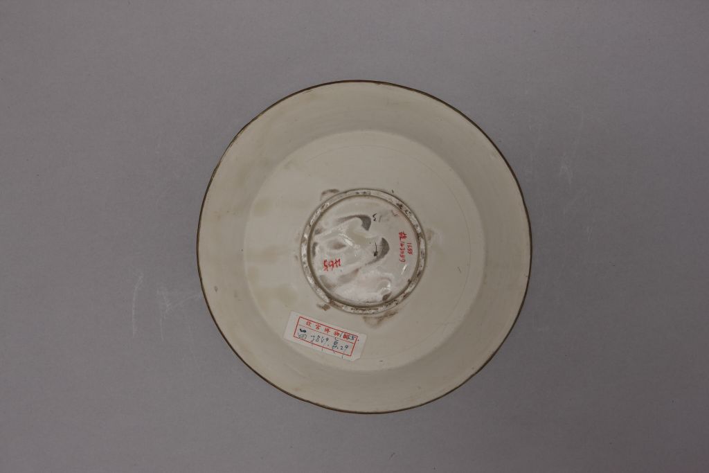 图片[3]-Ding Kiln White Glazed Hemerocallis Pattern Folding Bowl-China Archive